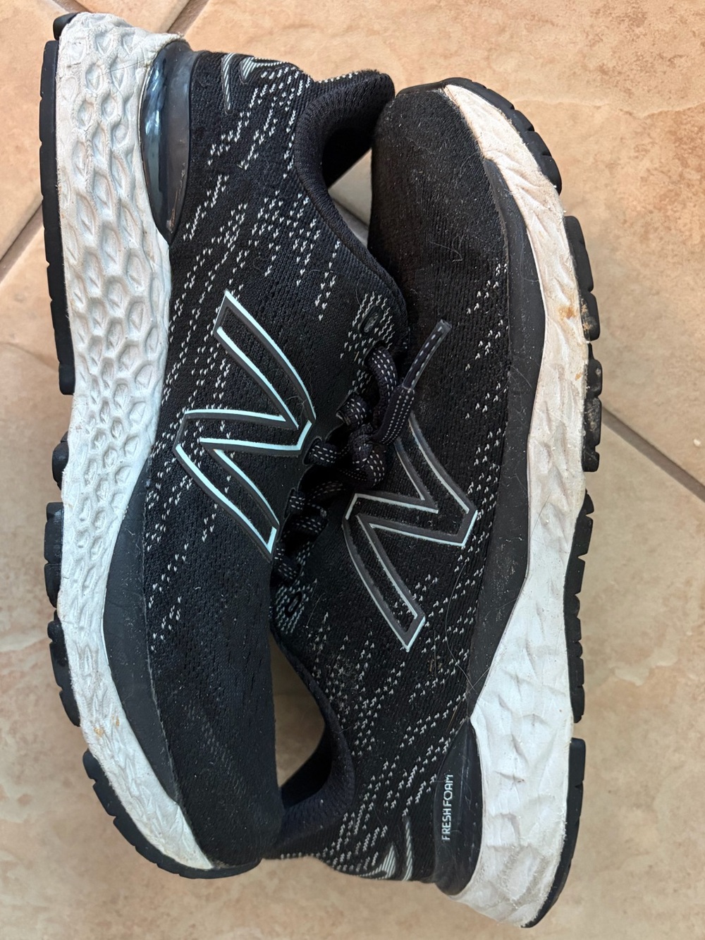 New Balance Fresh Foam 880 Women's Black Running Shoes